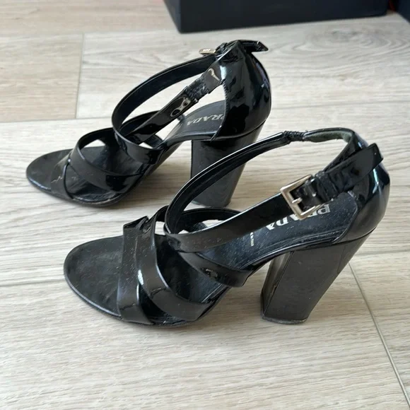 Prada black patent leather heeled sandals 39 - Picture 2 of 8
